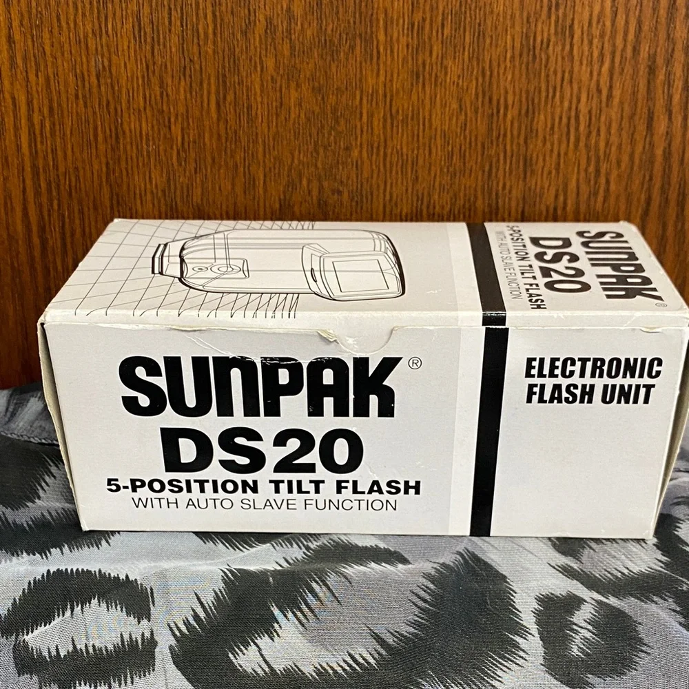 DS20 5-Position Tilt Flash - Black